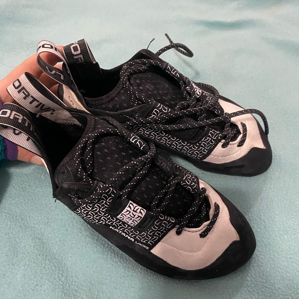 BRAND NEW la Sportiva katana lace (women’s) size 35.5